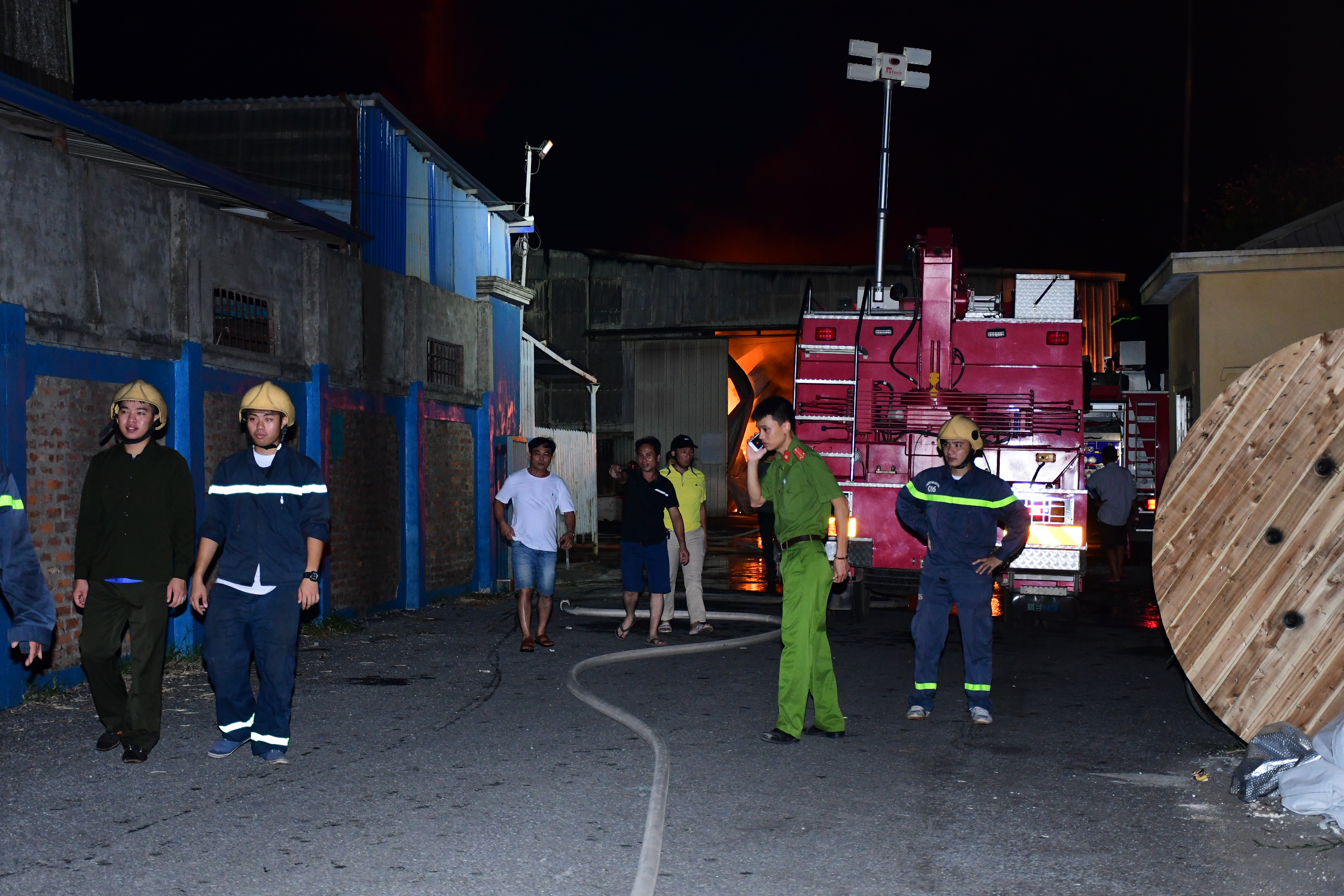 Bảo đảm điều kiện hậu cần và phương tiện phục vụ chữa cháy